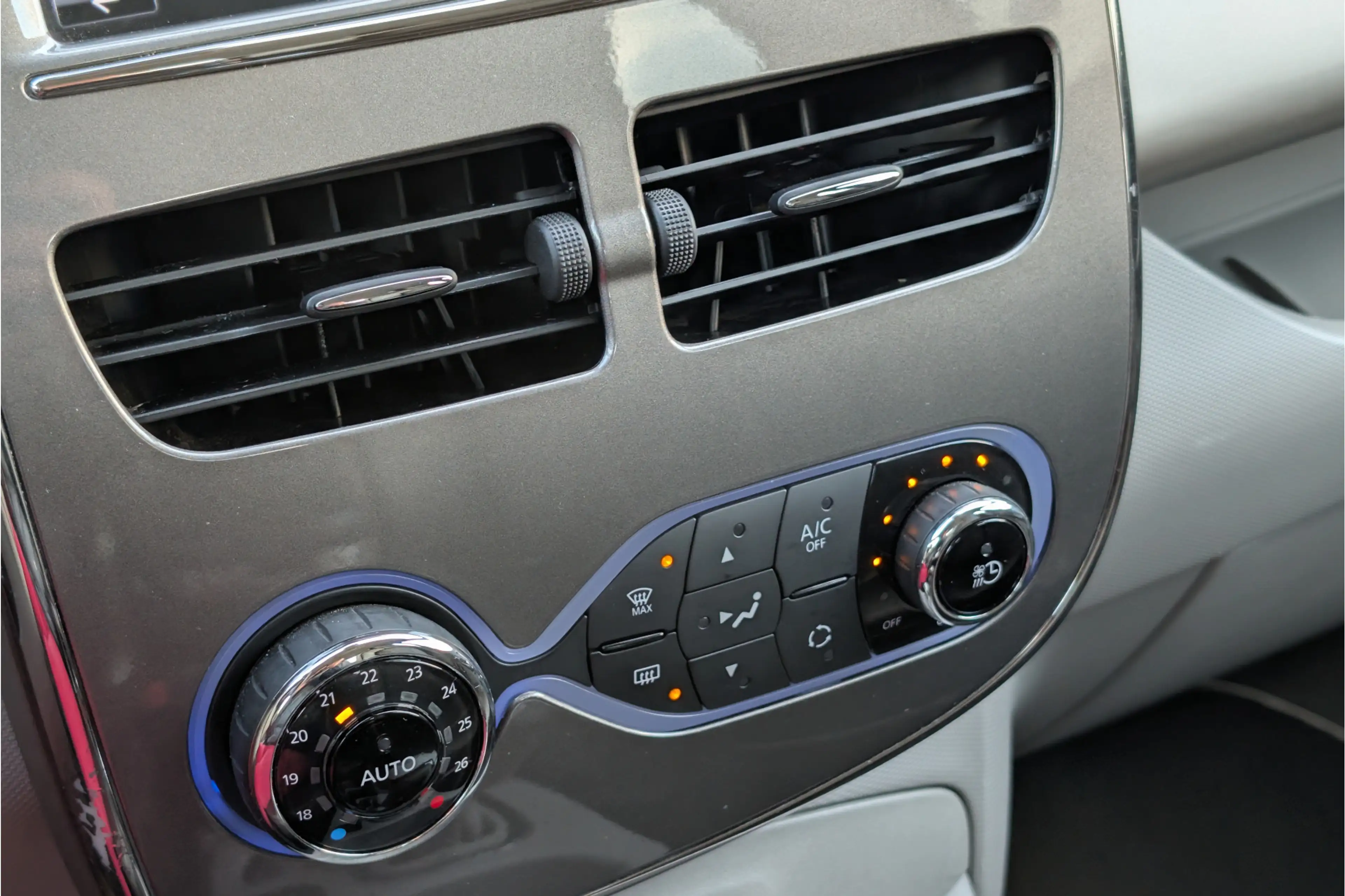 Renault ZOE R90 Bose 41kWh KOOPACCU SOH 87% 3-Fase — photo 36