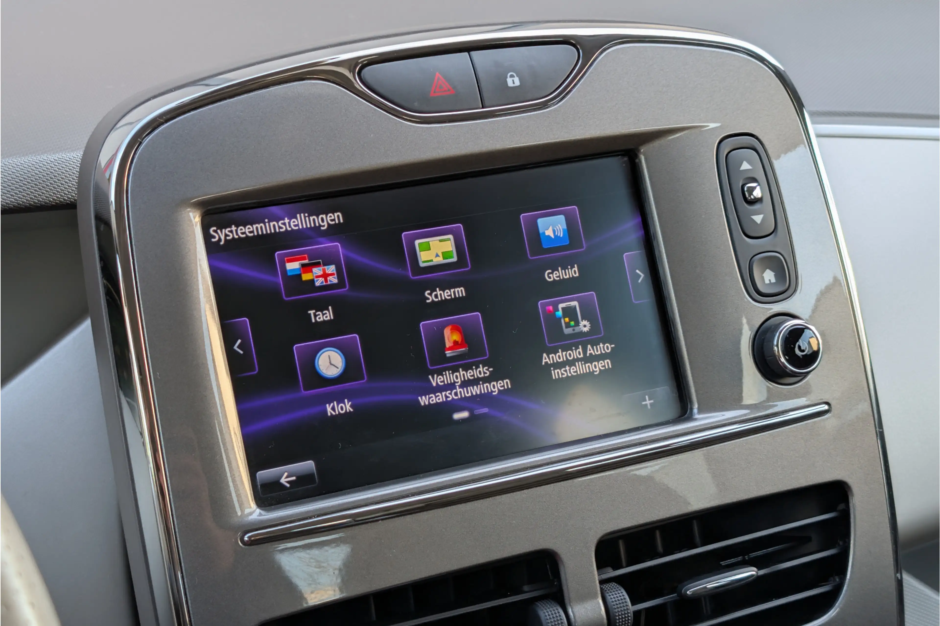 Renault ZOE R90 Bose 41kWh KOOPACCU SOH 87% 3-Fase — photo 37