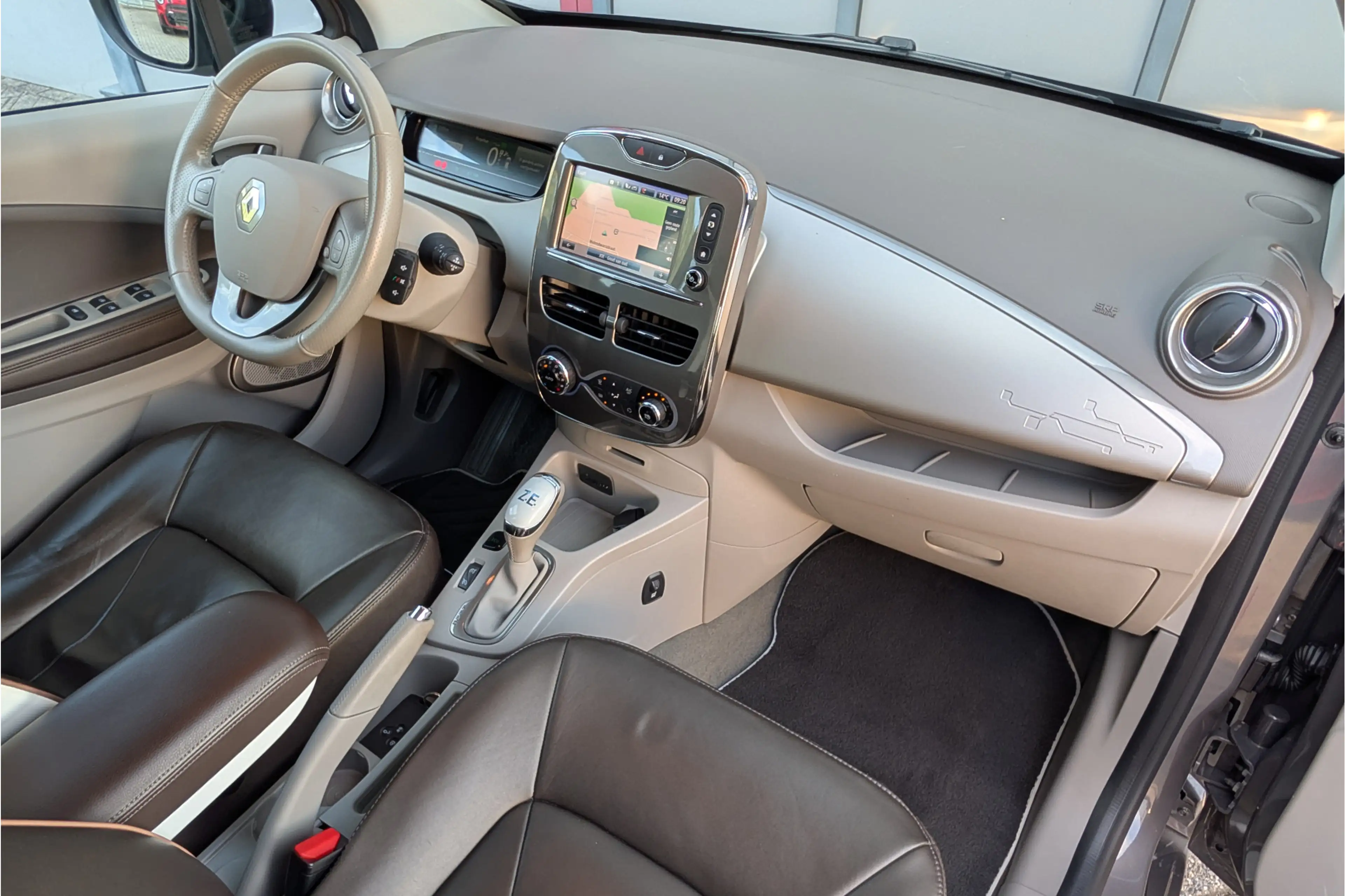 Renault ZOE R90 Bose 41kWh KOOPACCU SOH 87% 3-Fase — photo 13