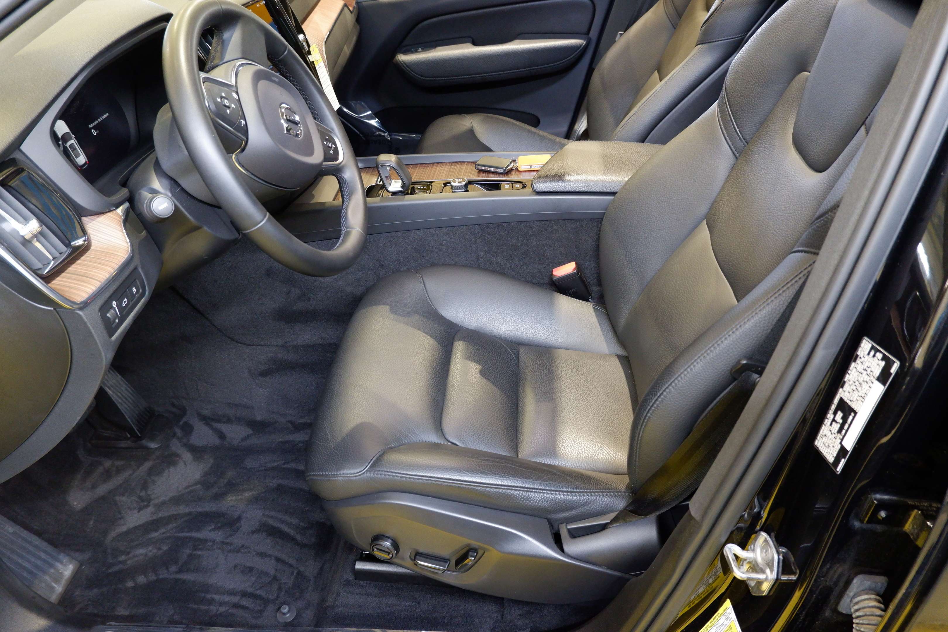 2022 Volvo XC60 RECHARGE, INSCRIPTION EXPRESSION, WINTER PACK ET + thumb 19