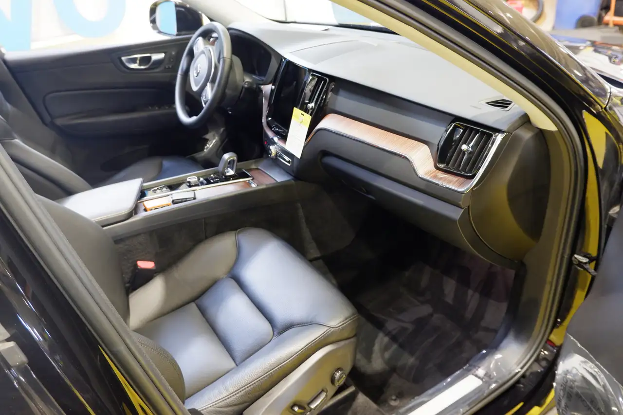 Volvo XC60 photo Volvo XC60