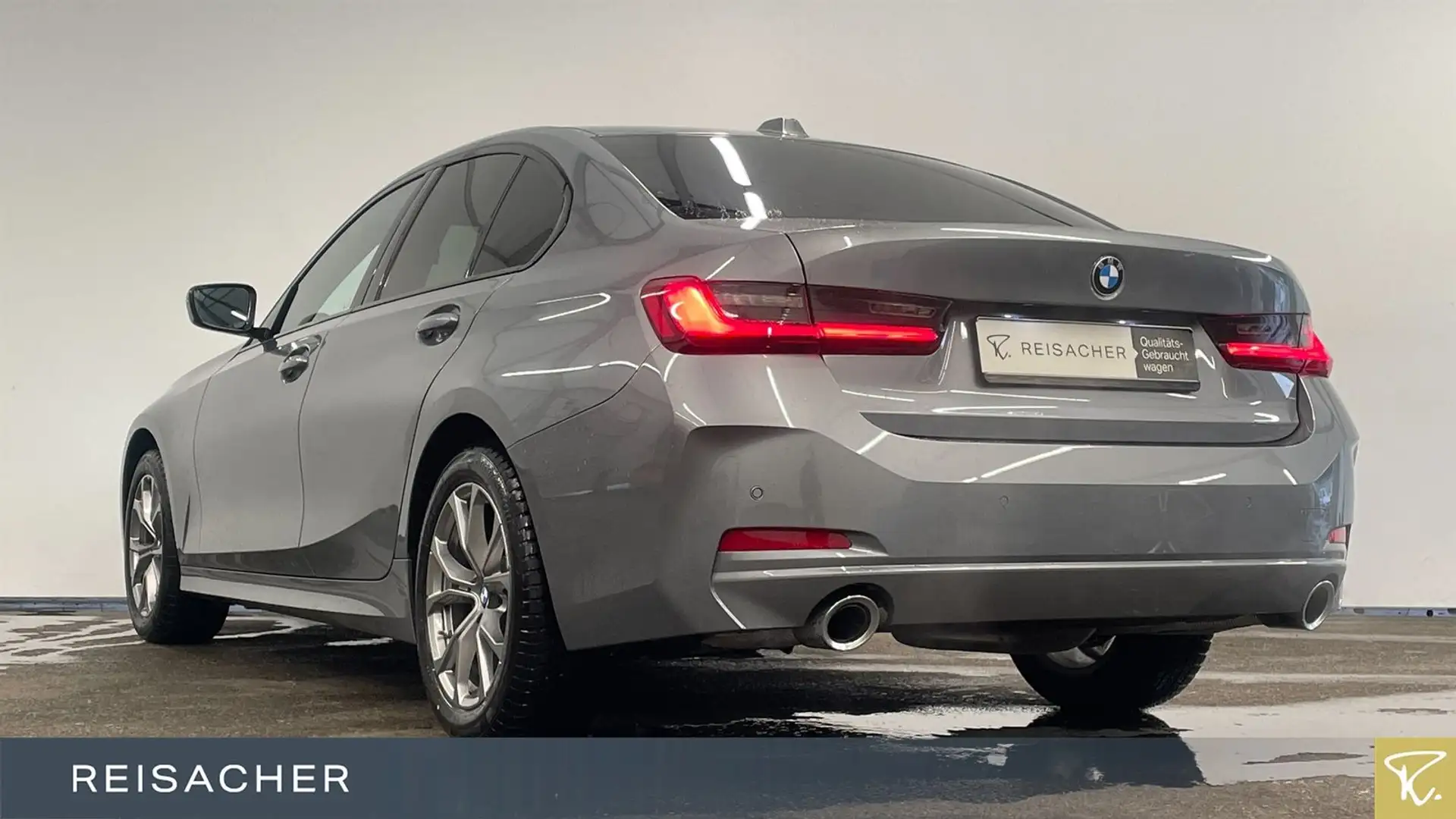 BMW 320 d A xDrive Lim LCPro SHZ PDC HuD KomfortZ 17" Grau - 2