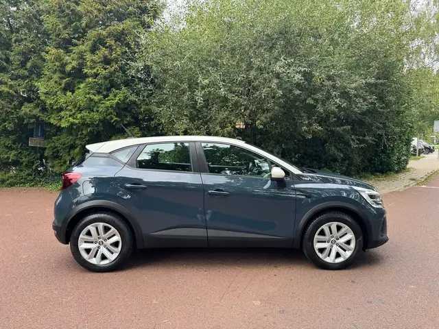 Renault Captur view 4
