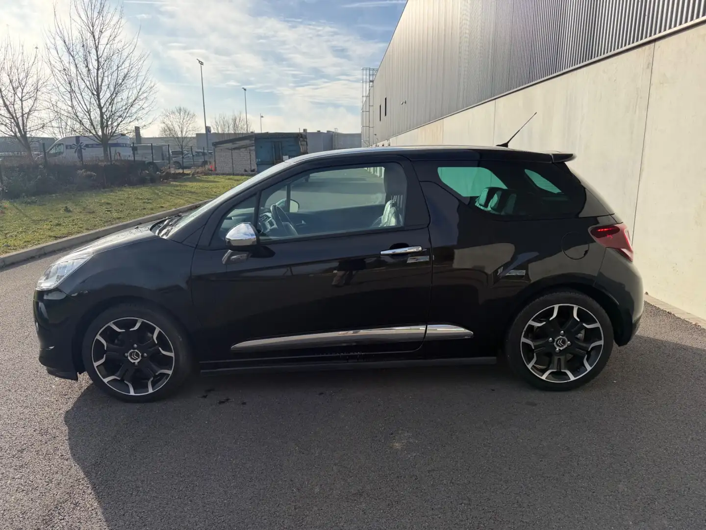 Citroen DS3 DS3 e-HDi 115 Airdream Sport Chic Noir - 2