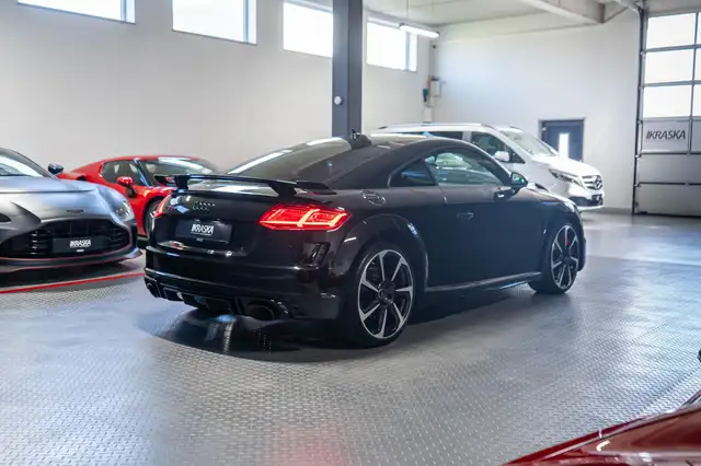 Audi TT RS view 6