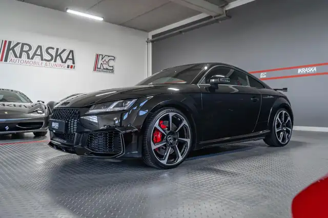Audi TT RS view 3
