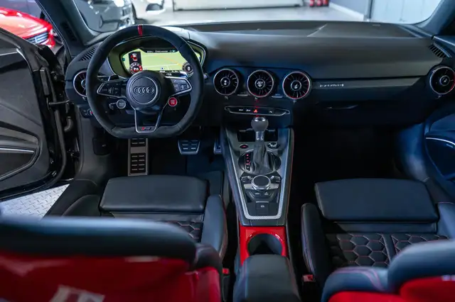 Audi TT RS view 21