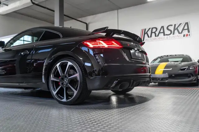 Audi TT RS view 10