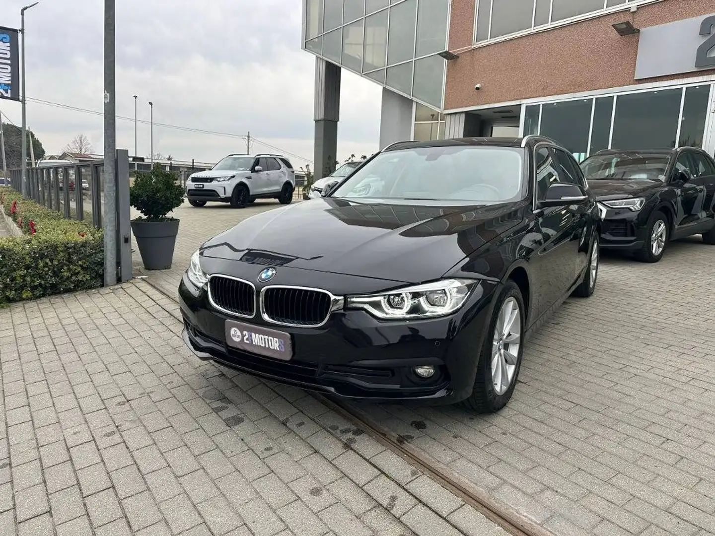 BMW 316 316d Business Advantage auto Schwarz - 1
