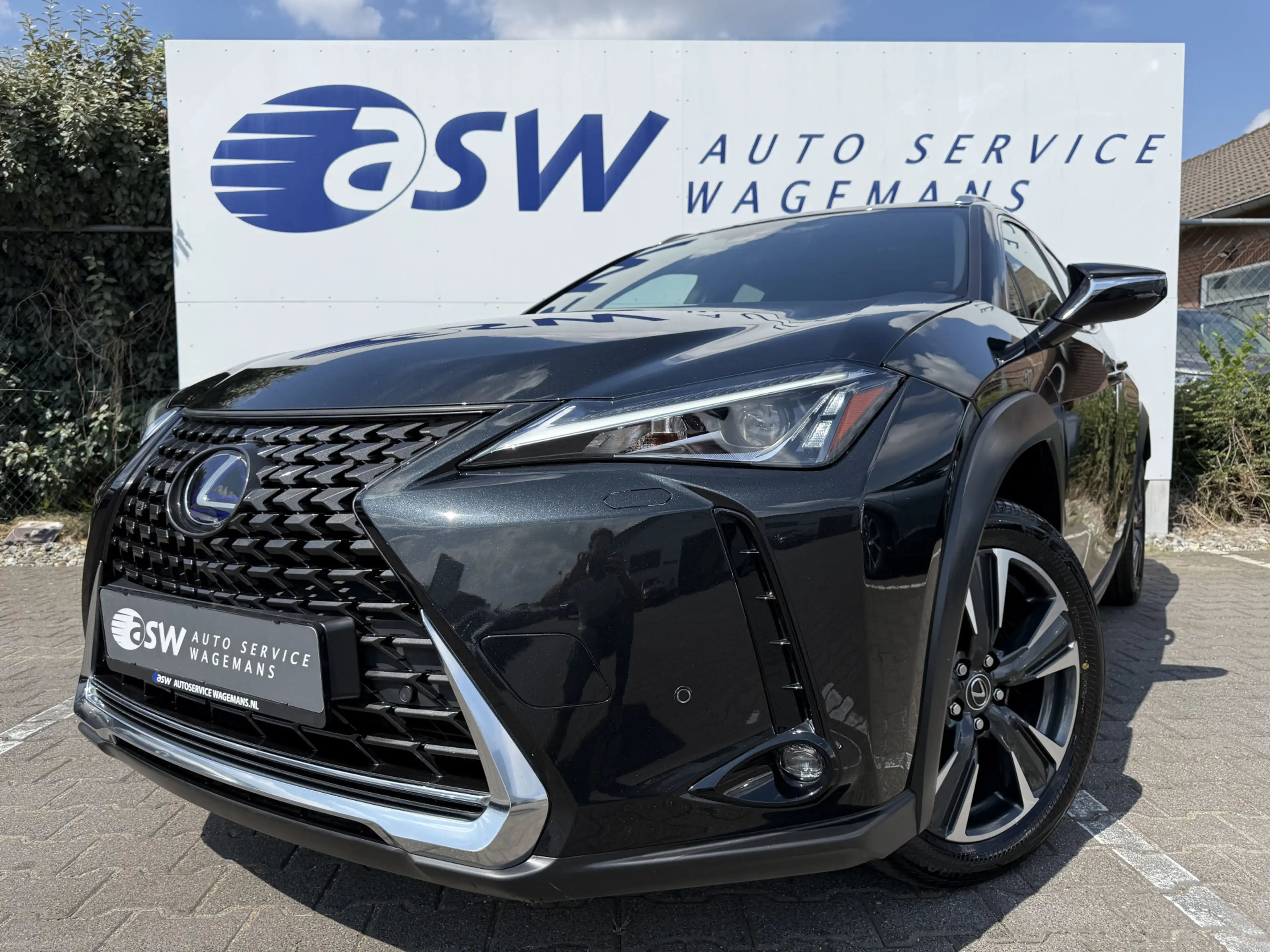 Lexus UX 250h Preference Line | CarPlay | ACC | Dodehoek | Keyle — photo 2