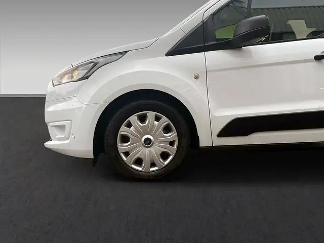 Ford Transit Connect view 3