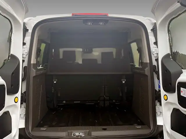 Ford Transit Connect view 8