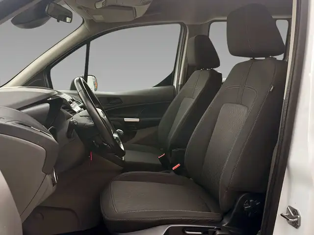 Ford Transit Connect view 9