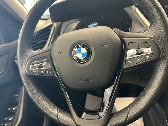 BMW 1 Series view 15