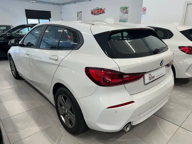 BMW 1 Series view 6