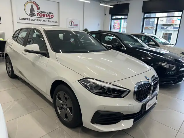 BMW 1 Series view 3