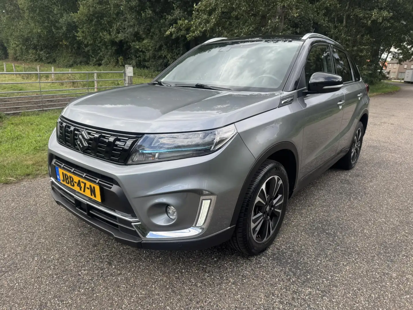 Suzuki Vitara 1.5 Hybrid Style Grijs - 2
