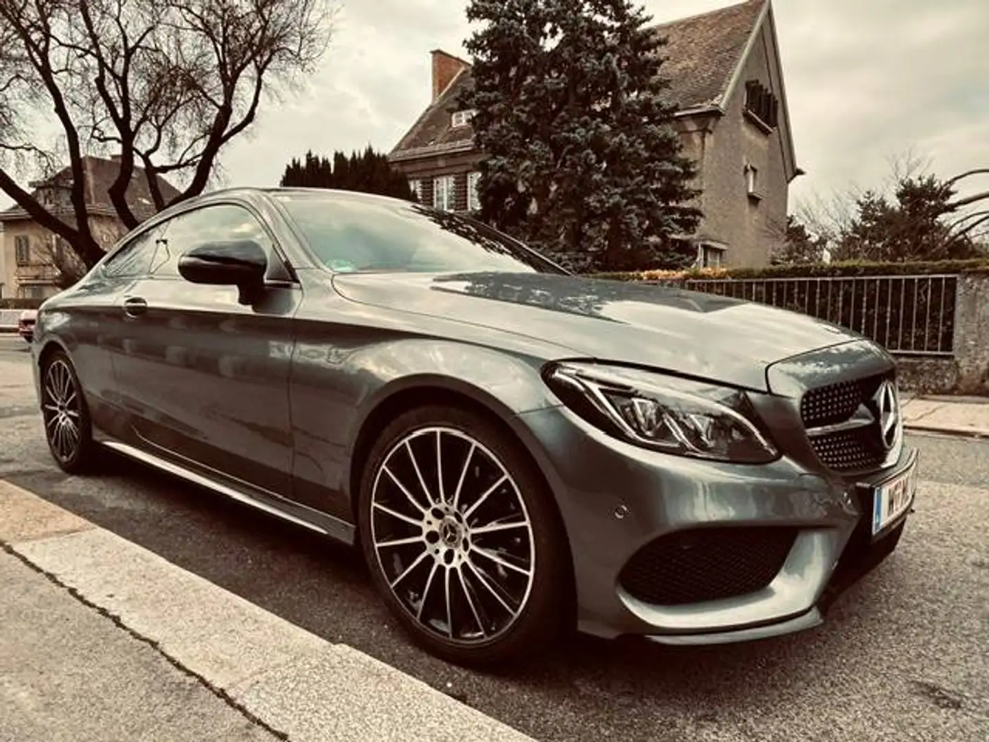 Mercedes-Benz C 200 C 200 Coupe AMG LINE Grau - 1