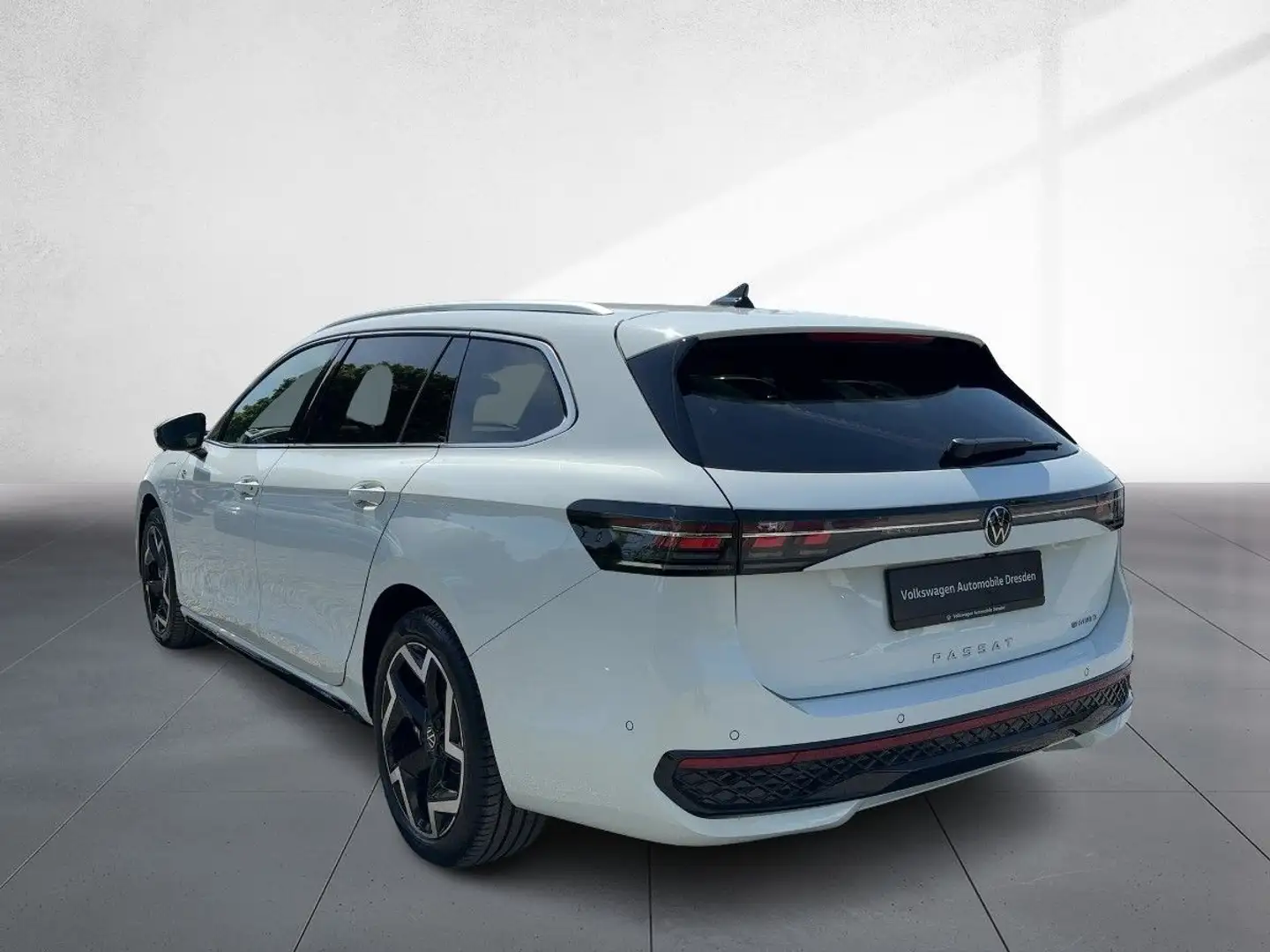 Volkswagen Passat Variant R-Line 1,5 eHybrid DSG AHZV LEDER Weiß - 2