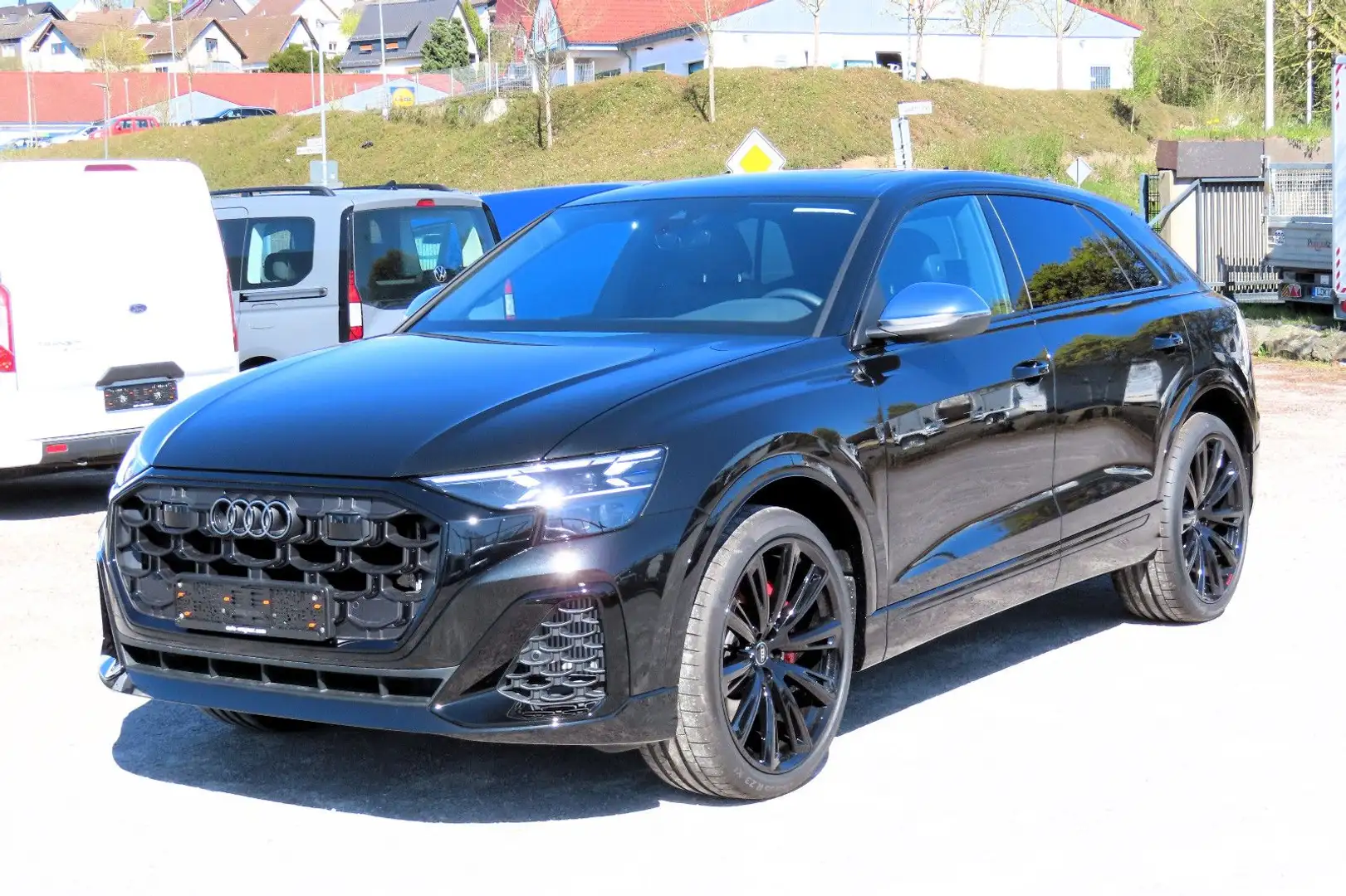 Audi SQ8 "Facelift" Panorama B&O Kamera AHK 23"Zoll Černá - 1