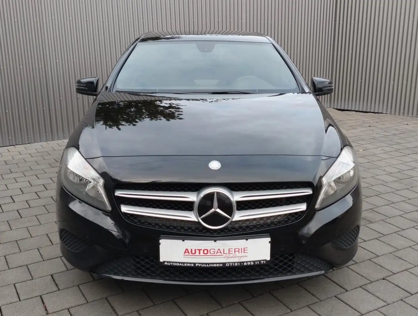 Mercedes-Benz A 180 A -Klasse A 180 Kamera Sportpaket SHZ Noir - 2