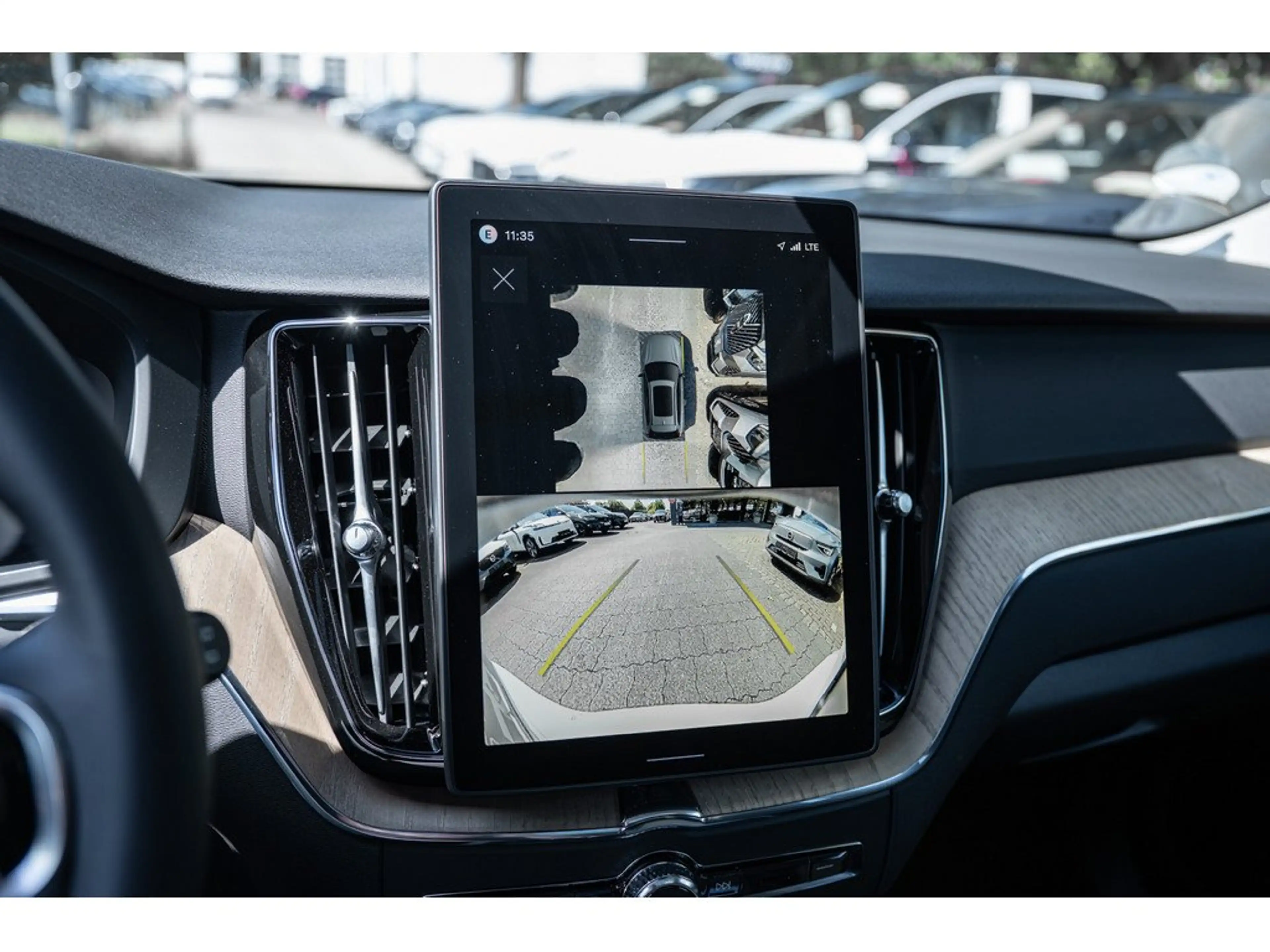 Volvo XC60 T6 Plus Dark Recharge AWD — photo 15