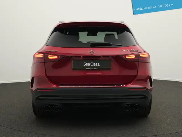 Mercedes-Benz GLA view 4