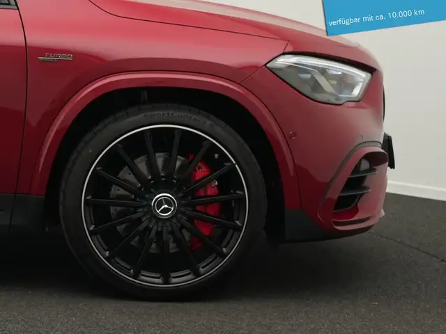 Mercedes-Benz GLA view 8