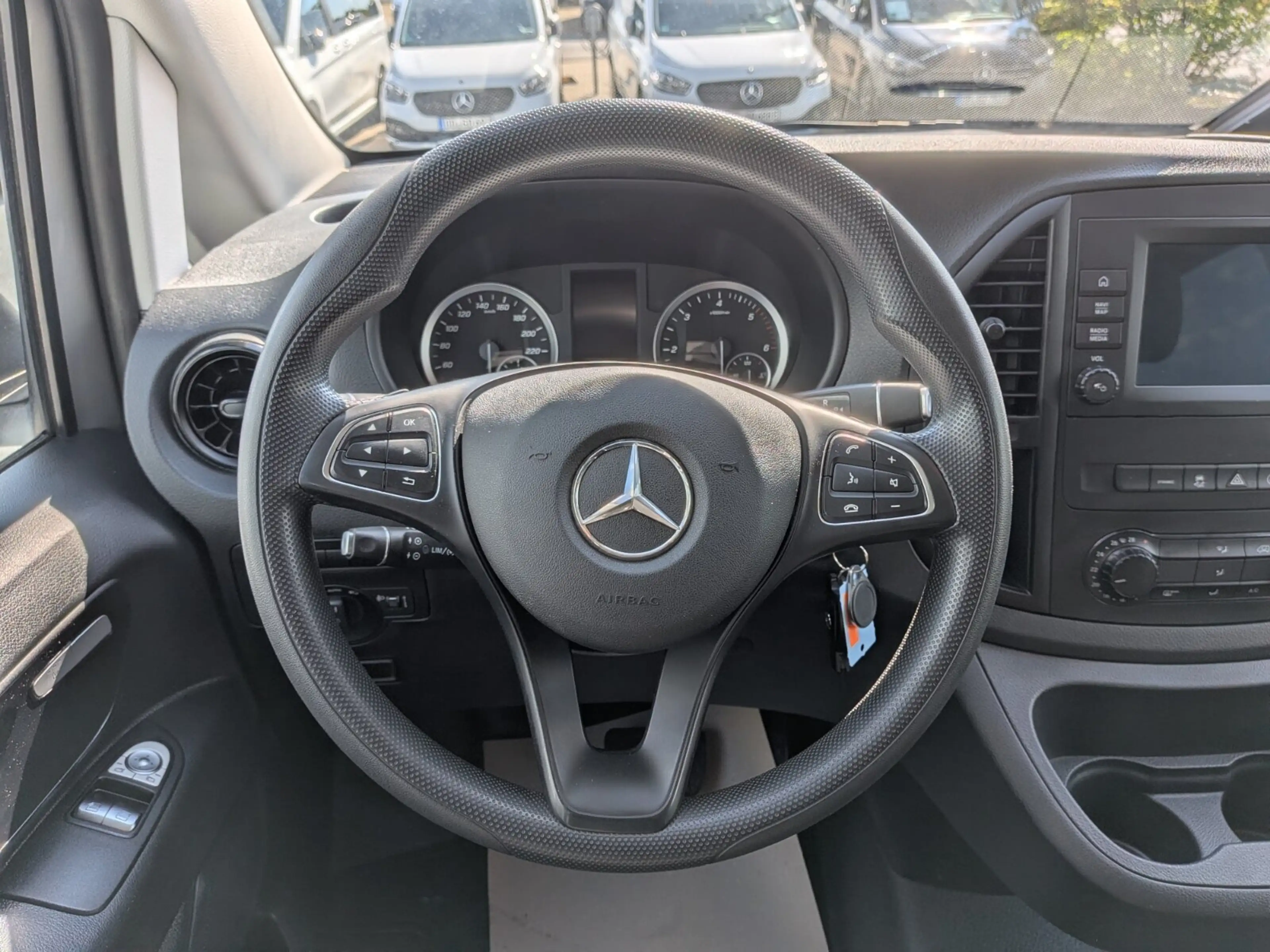 Mercedes-Benz Vito Vito 114 4x4 Mixto/K 9G Navi Klima Standhzg. PKW — photo 12
