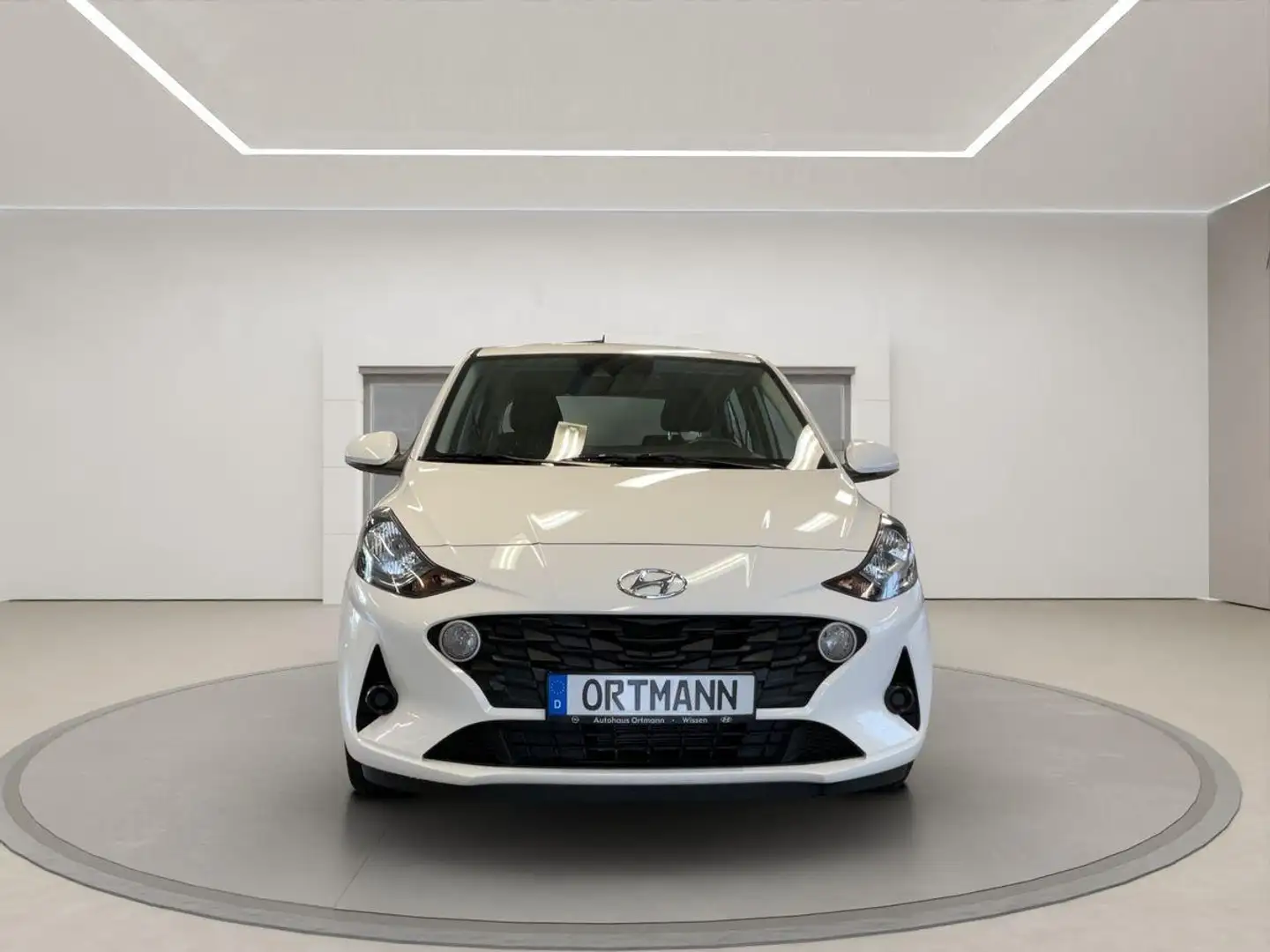Hyundai i10 1.0 Benzin 'Trend' 2WD 5-Gang Weiß - 2