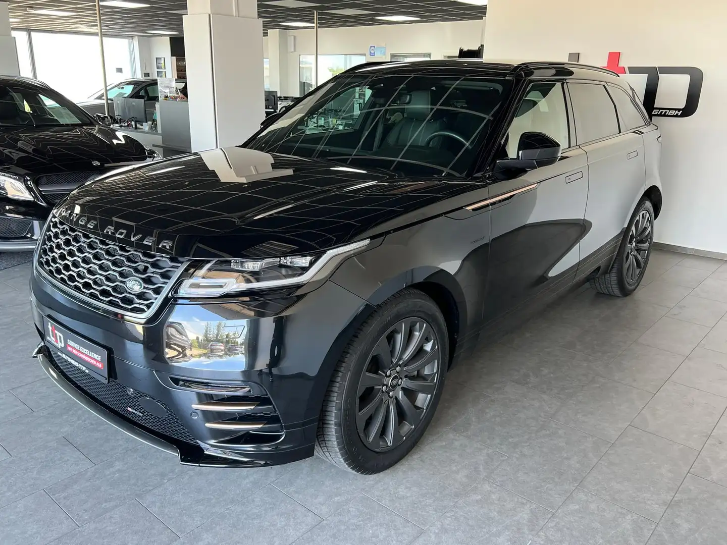 Land Rover Range Rover Velar R-Dynamic SE LUFT Pano AHK Noir - 2