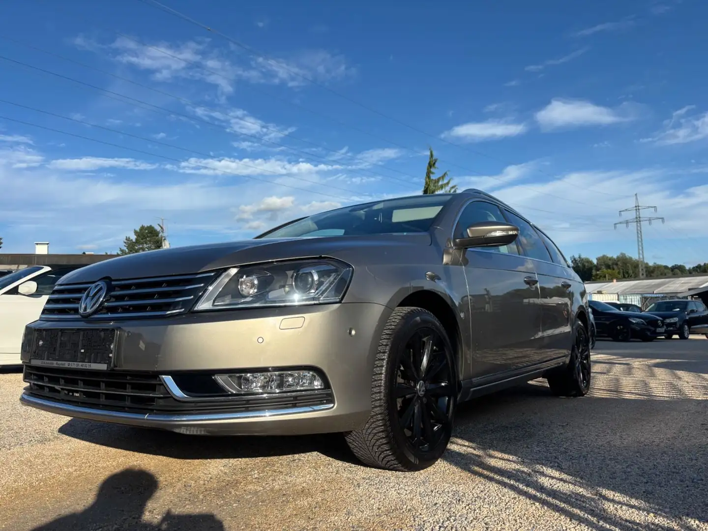 Volkswagen Passat Variant Highline EcoFuel,Panor.Leder,AHK Braun - 1