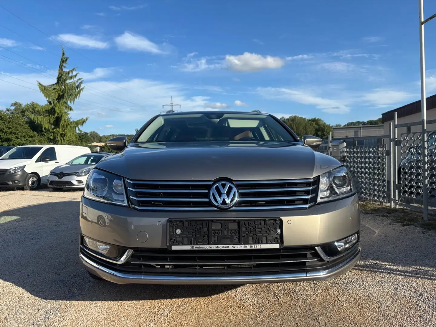 Volkswagen Passat Variant Highline EcoFuel,Panor.Leder,AHK Braun - 2