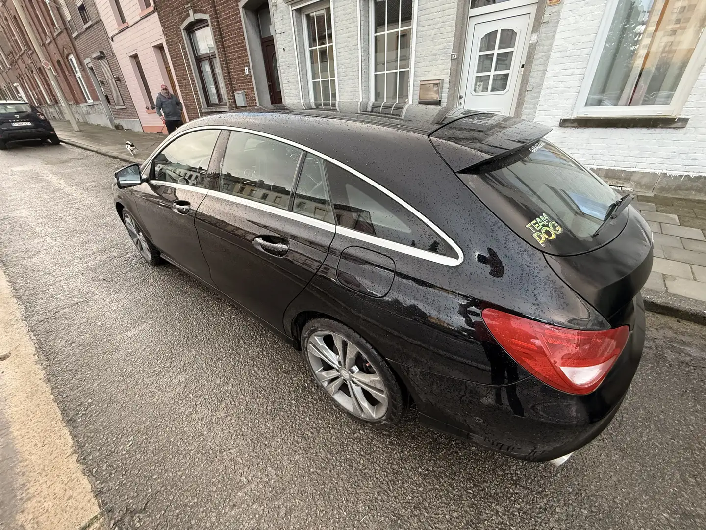 Mercedes-Benz CLA 180 Shooting Brake Sensation Noir - 2