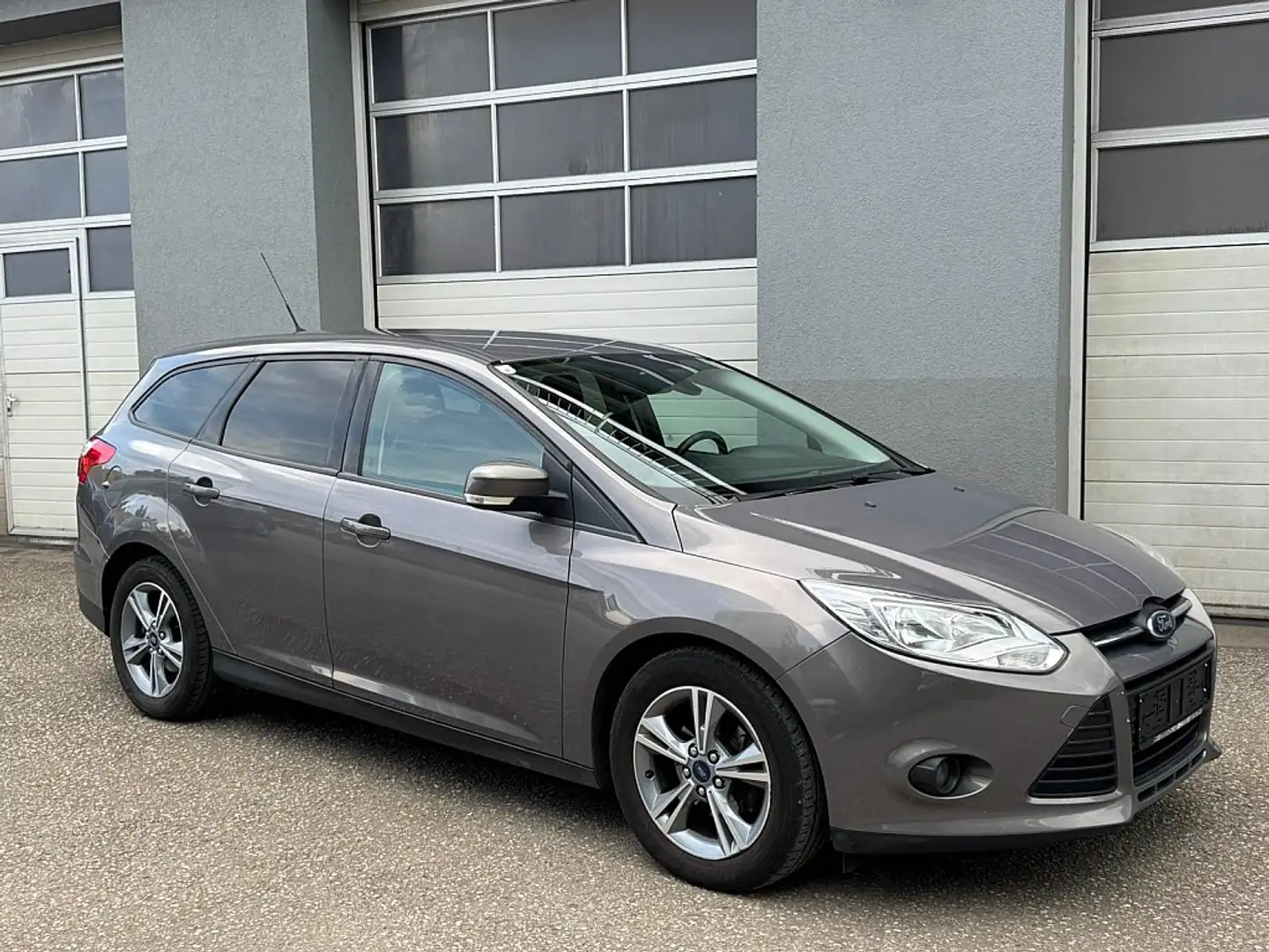 Ford Focus Traveller 1,6 TDCi Grigio - 1