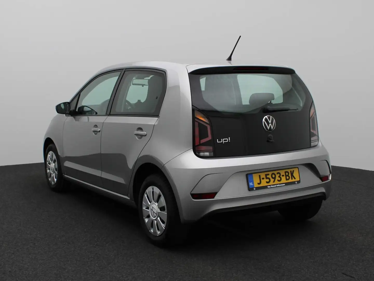 Volkswagen up! 1.0 BMT move up! | Airco | Bluetooth | 5-Deurs | B Gris - 2