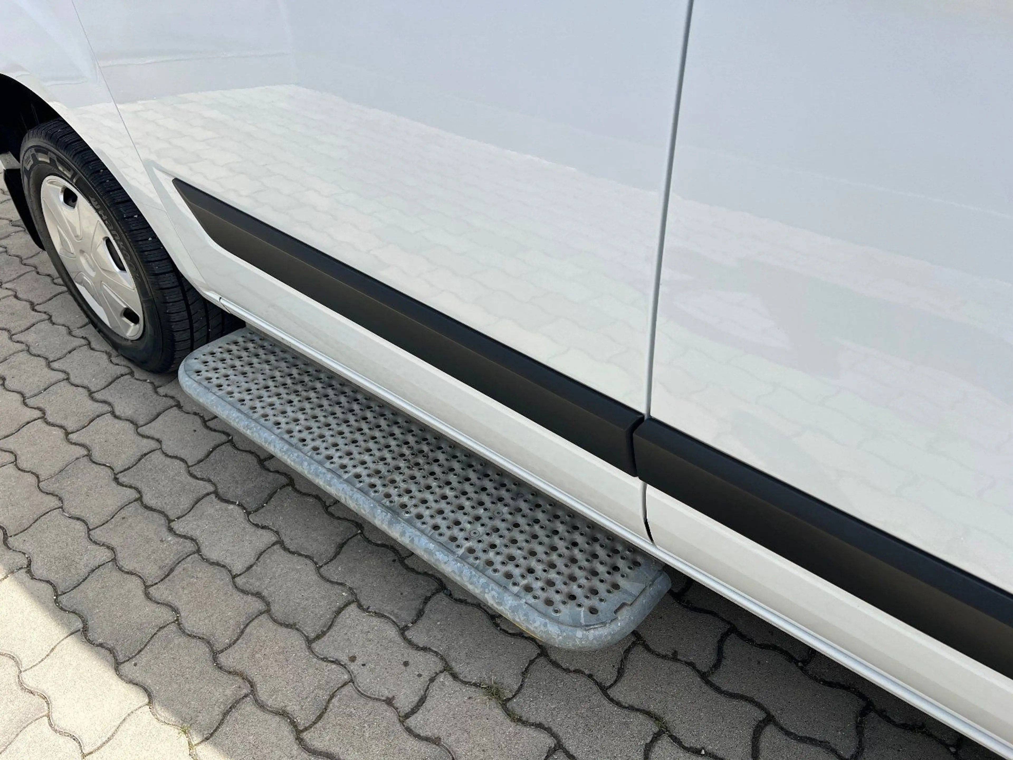 Ford Transit Custom 2.0 TDCi 320 L1  9 Sitze Variobus — photo 9