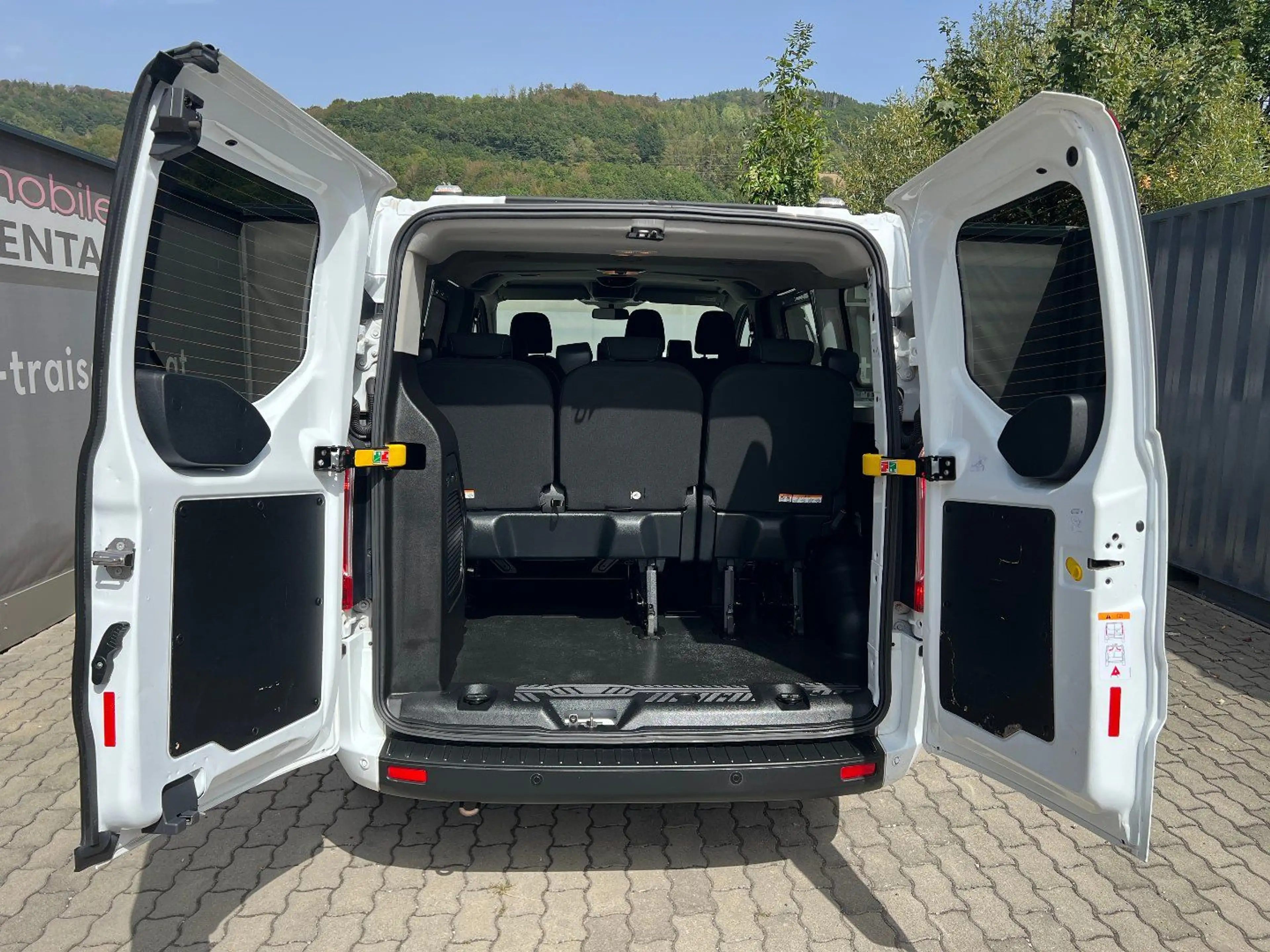Ford Transit Custom 2.0 TDCi 320 L1  9 Sitze Variobus — photo 11