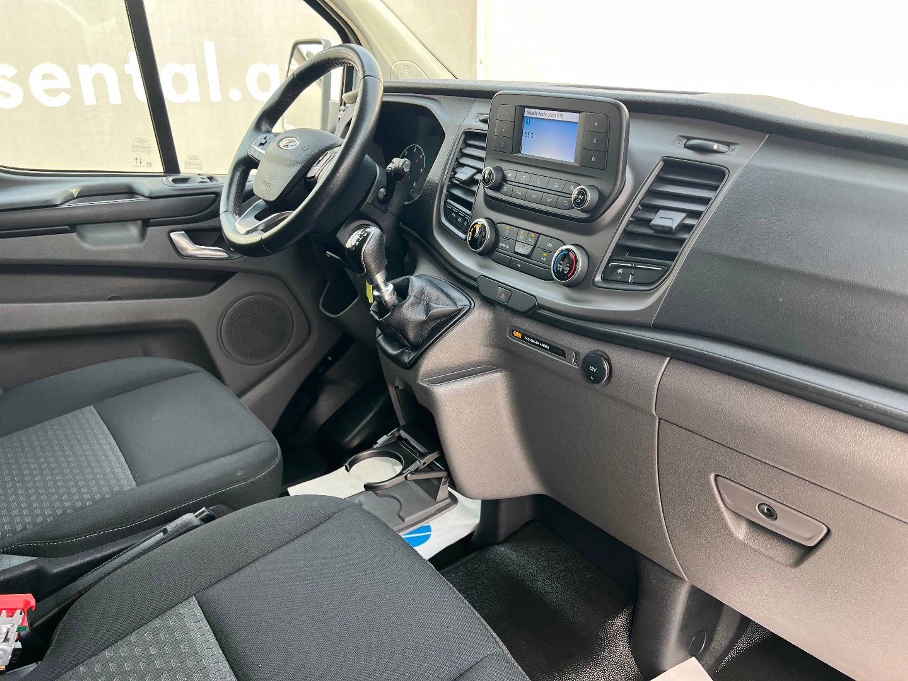 Ford Transit Custom 2.0 TDCi 320 L1  9 Sitze Variobus — photo 14