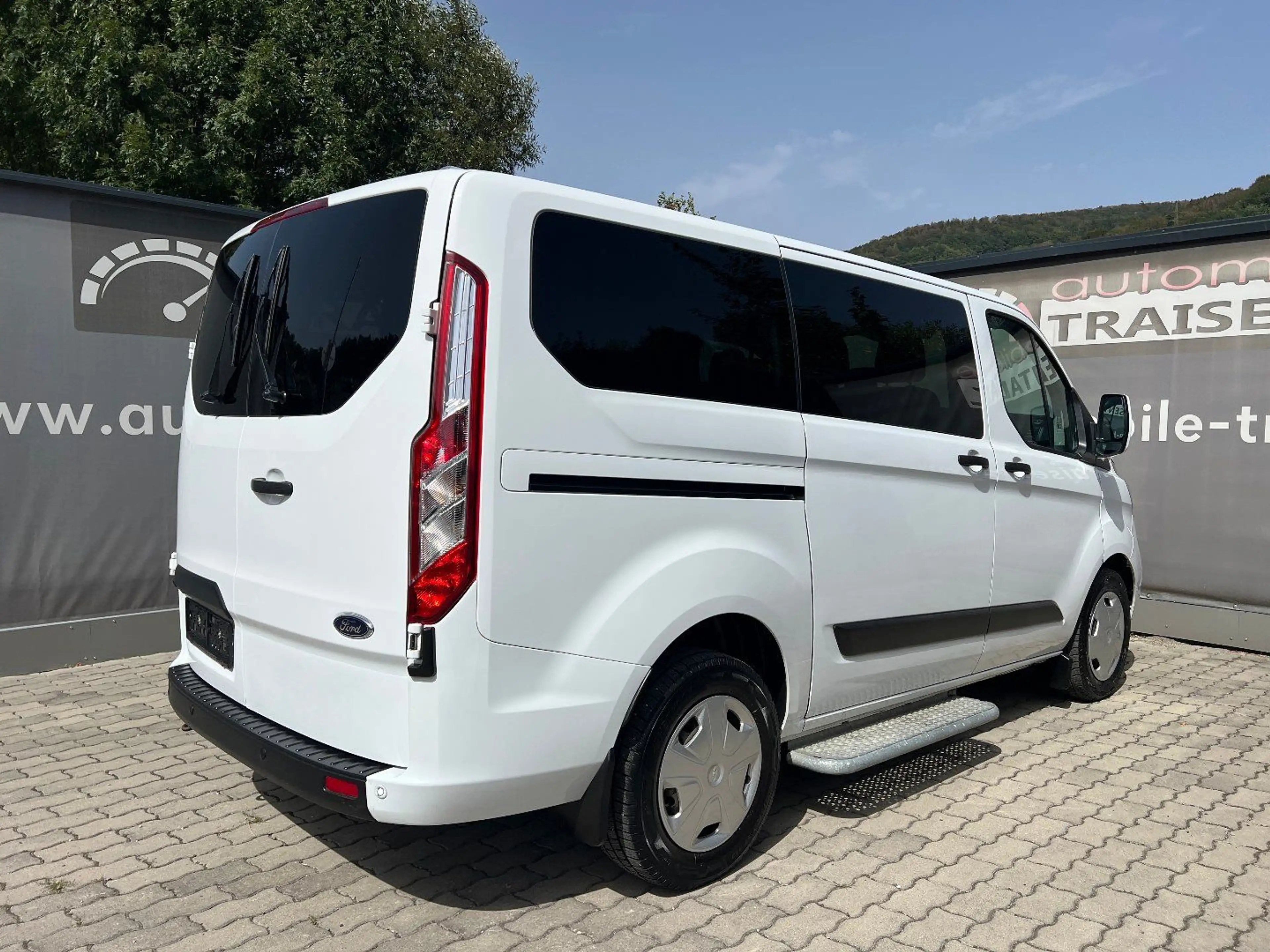 Ford Transit Custom 2.0 TDCi 320 L1  9 Sitze Variobus — photo 4