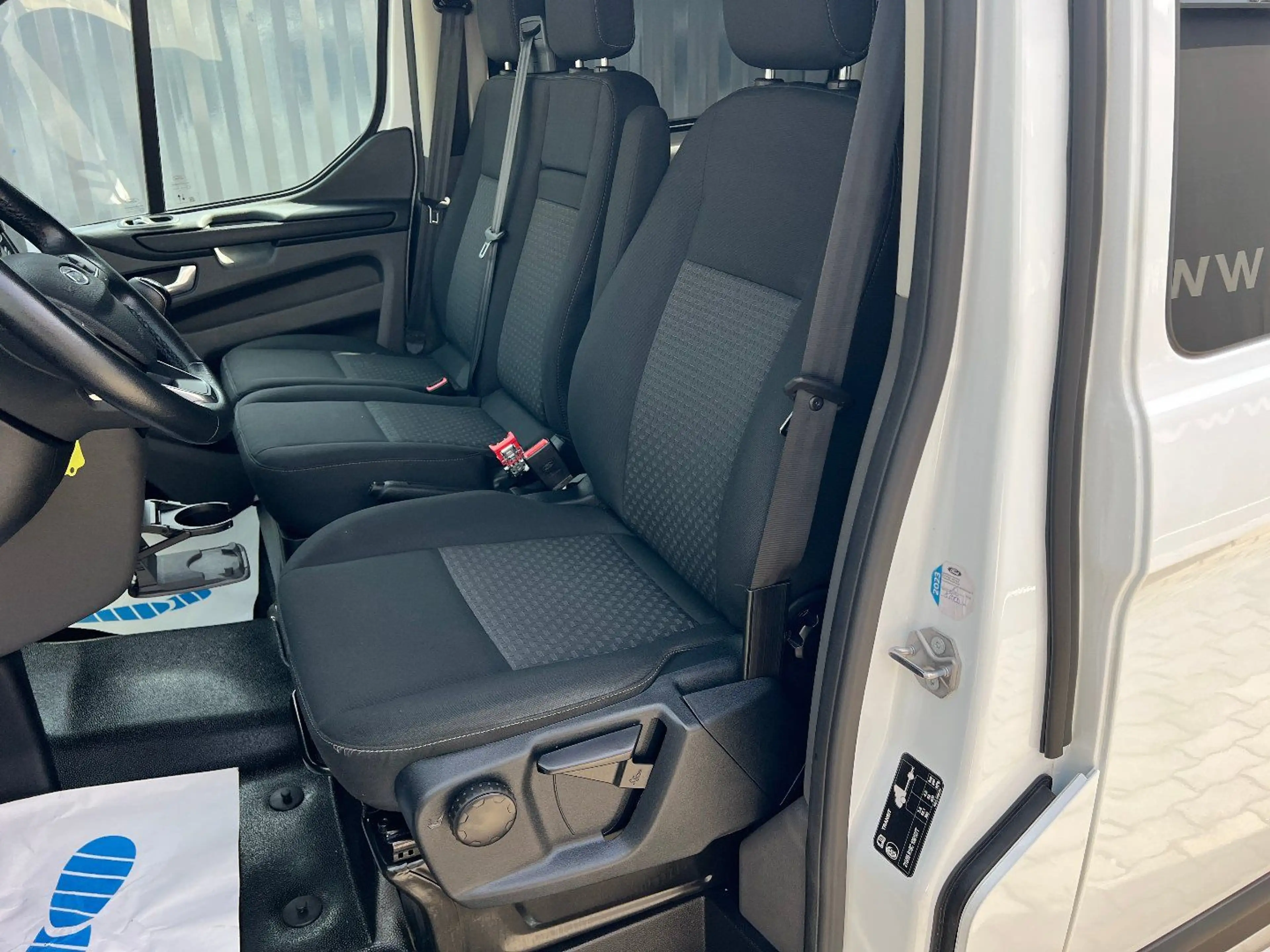Ford Transit Custom 2.0 TDCi 320 L1  9 Sitze Variobus — photo 12