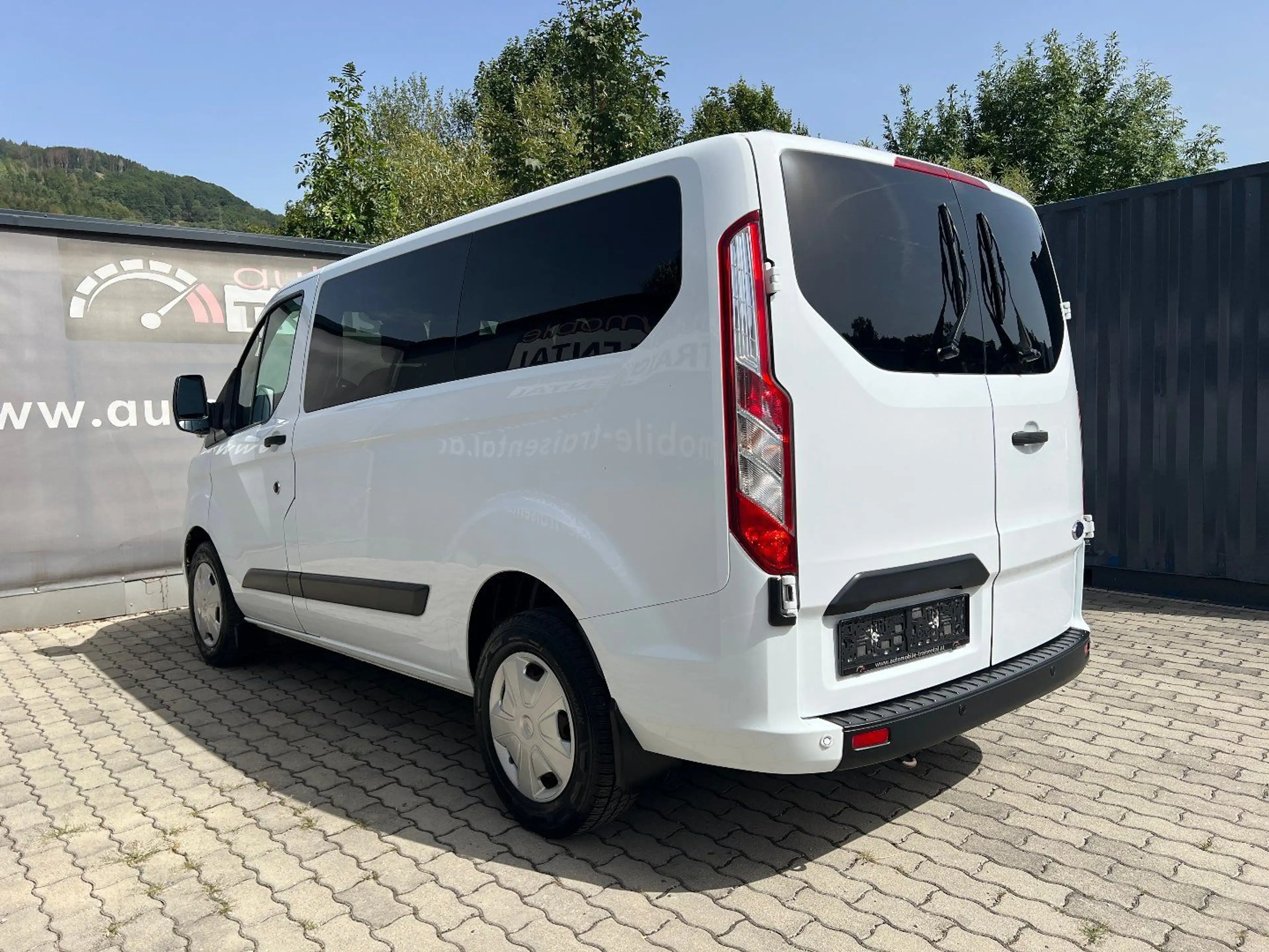 Ford Transit Custom 2.0 TDCi 320 L1  9 Sitze Variobus — photo 6