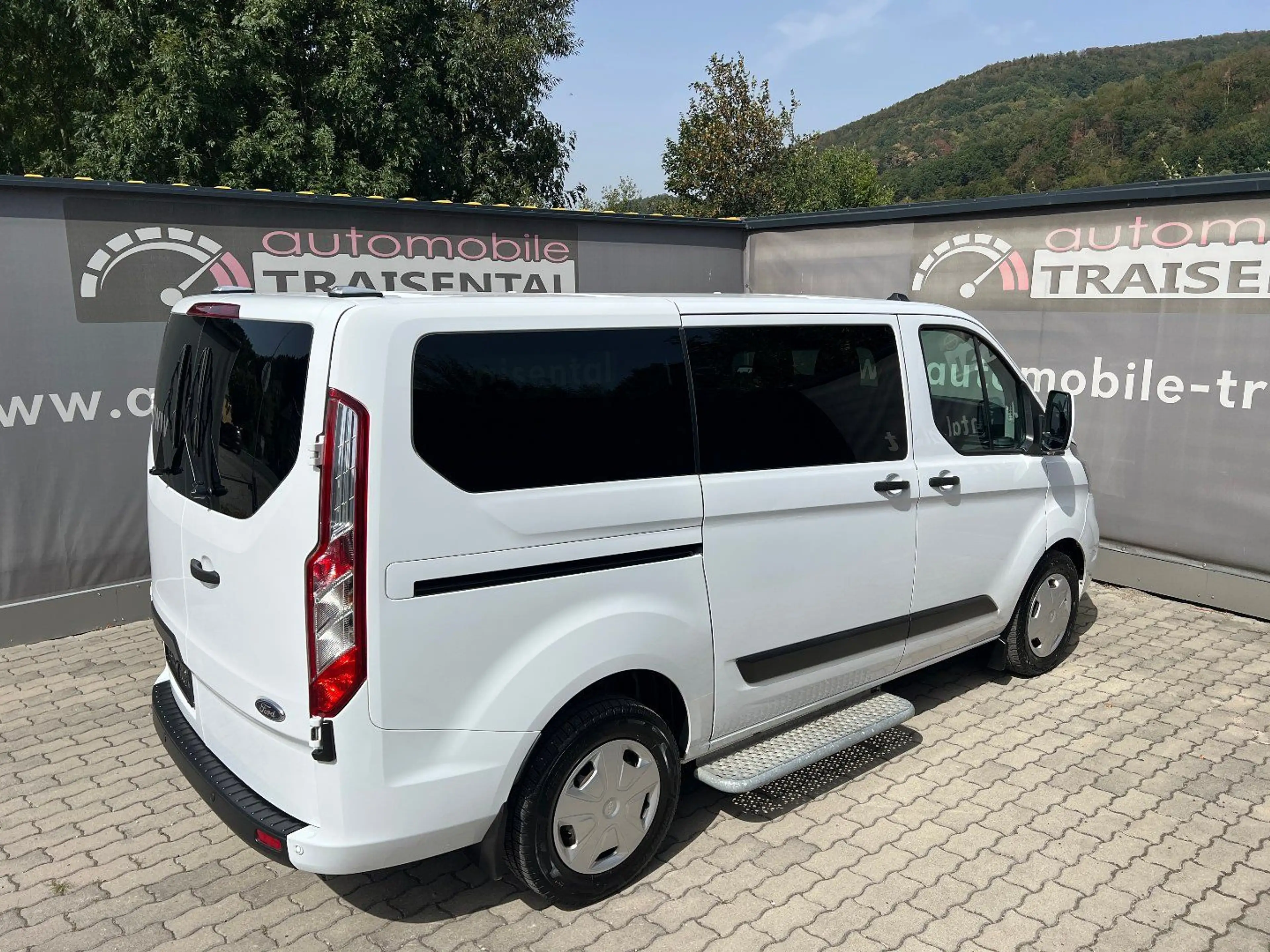 Ford Transit Custom 2.0 TDCi 320 L1  9 Sitze Variobus — photo 7
