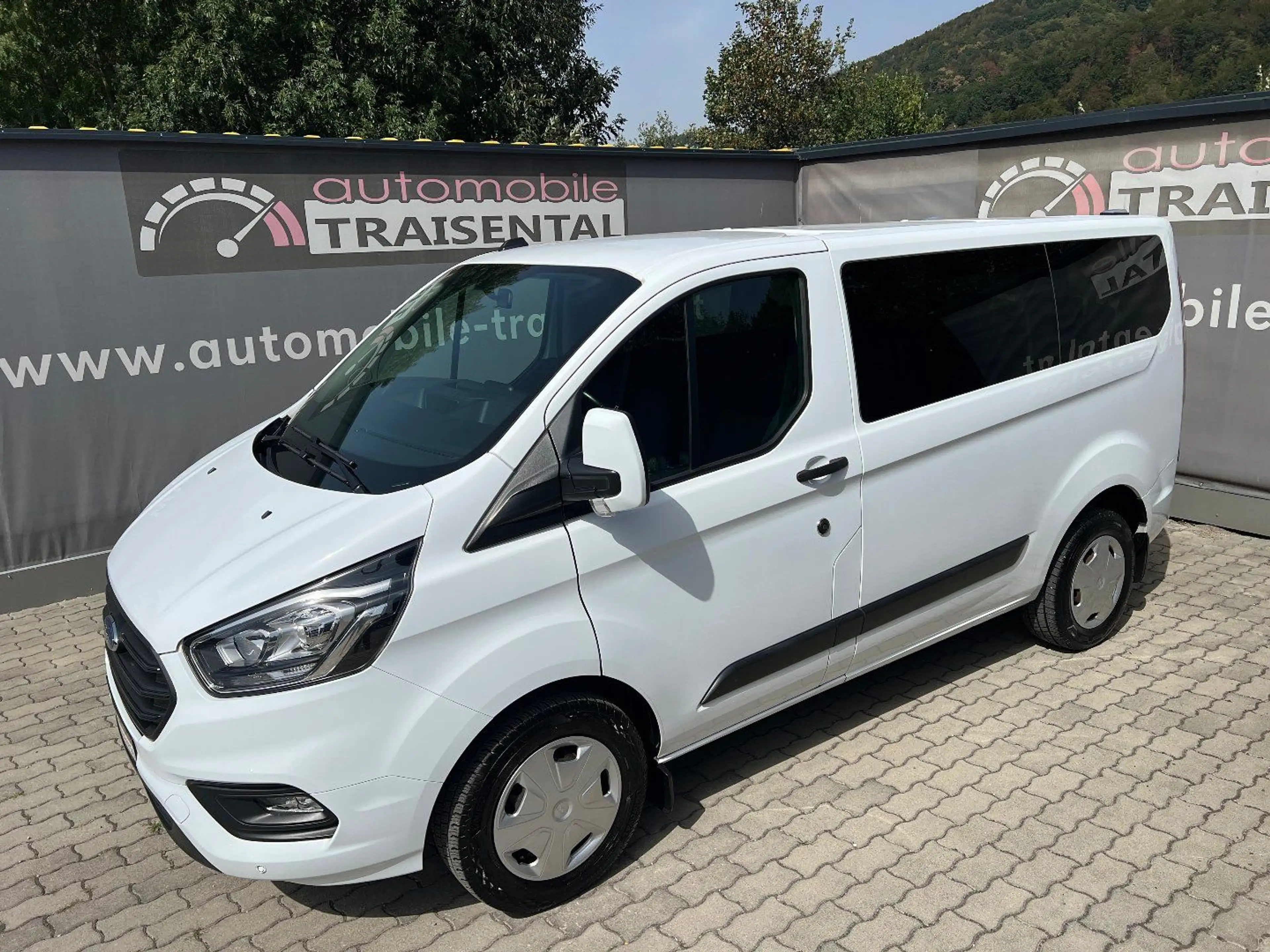 Ford Transit Custom 2.0 TDCi 320 L1  9 Sitze Variobus — photo 8