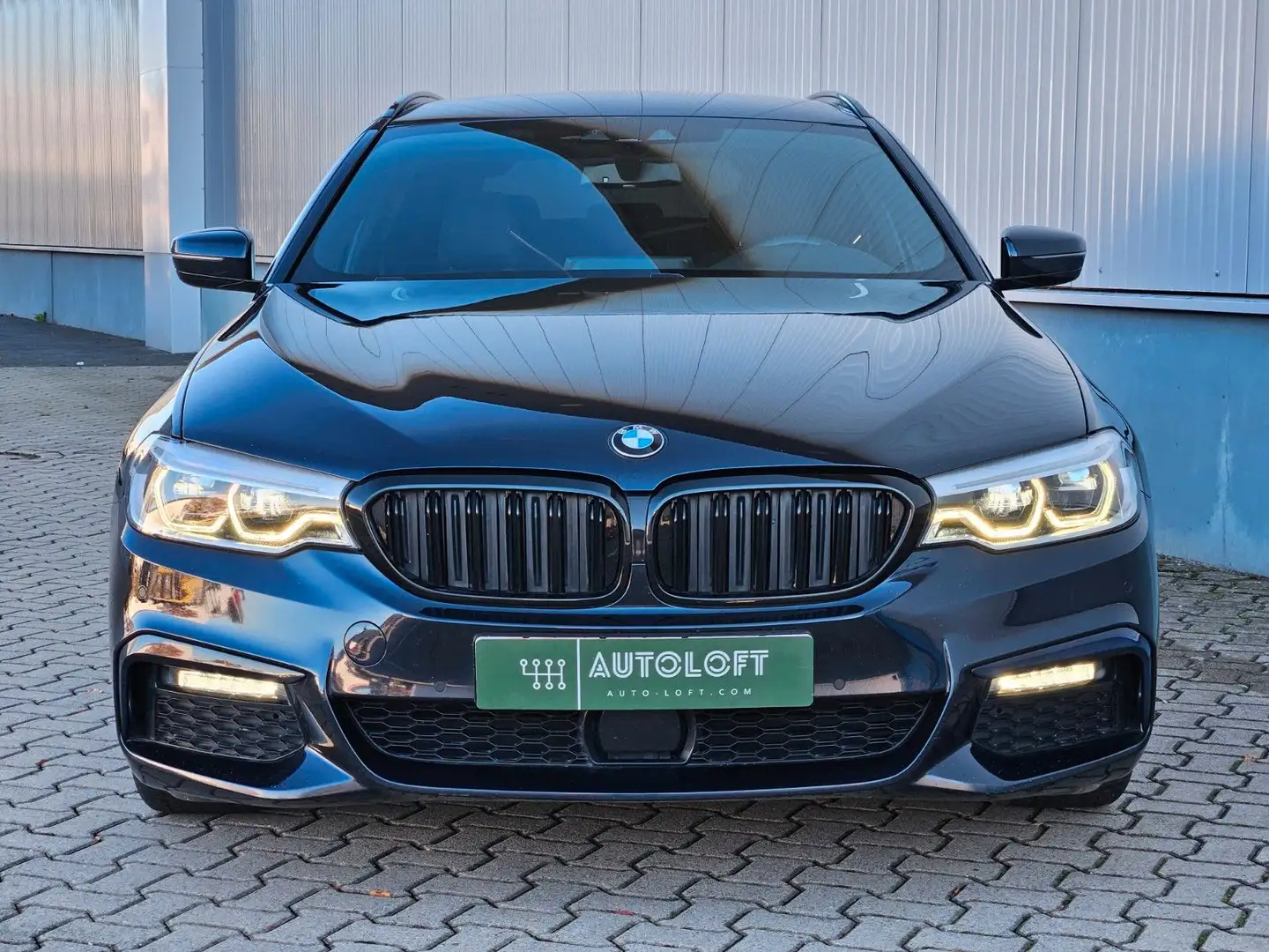 BMW 530 d Touring M-Sport Standh#AHK#LiveCockpit#ACC Schwarz - 2