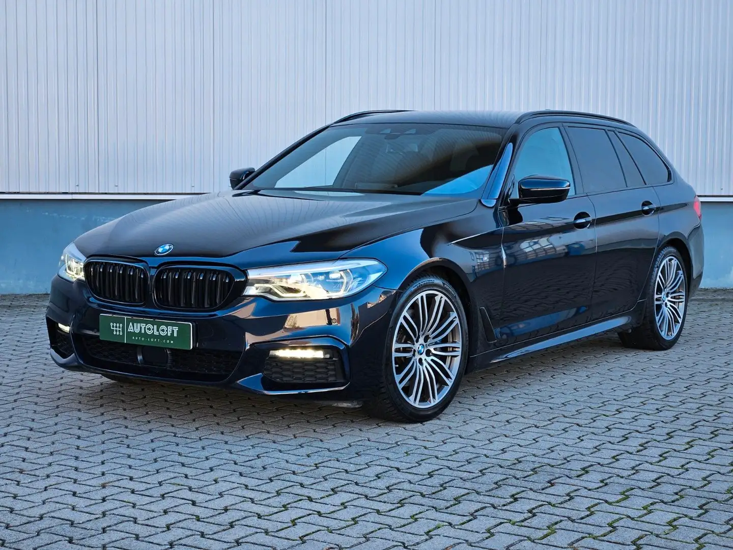 BMW 530 d Touring M-Sport Standh#AHK#LiveCockpit#ACC Schwarz - 1