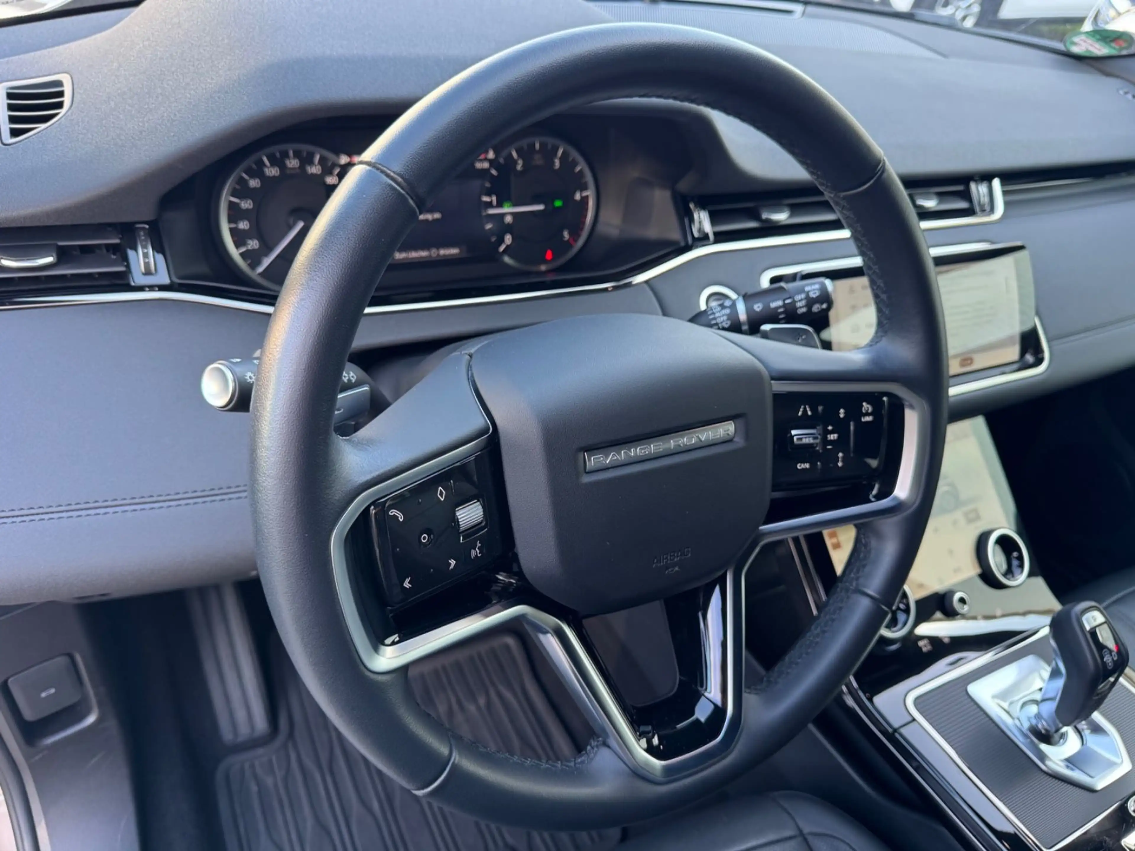 Land Rover Range Rover Evoque D165 AWD R-Dynamic SE — photo 15