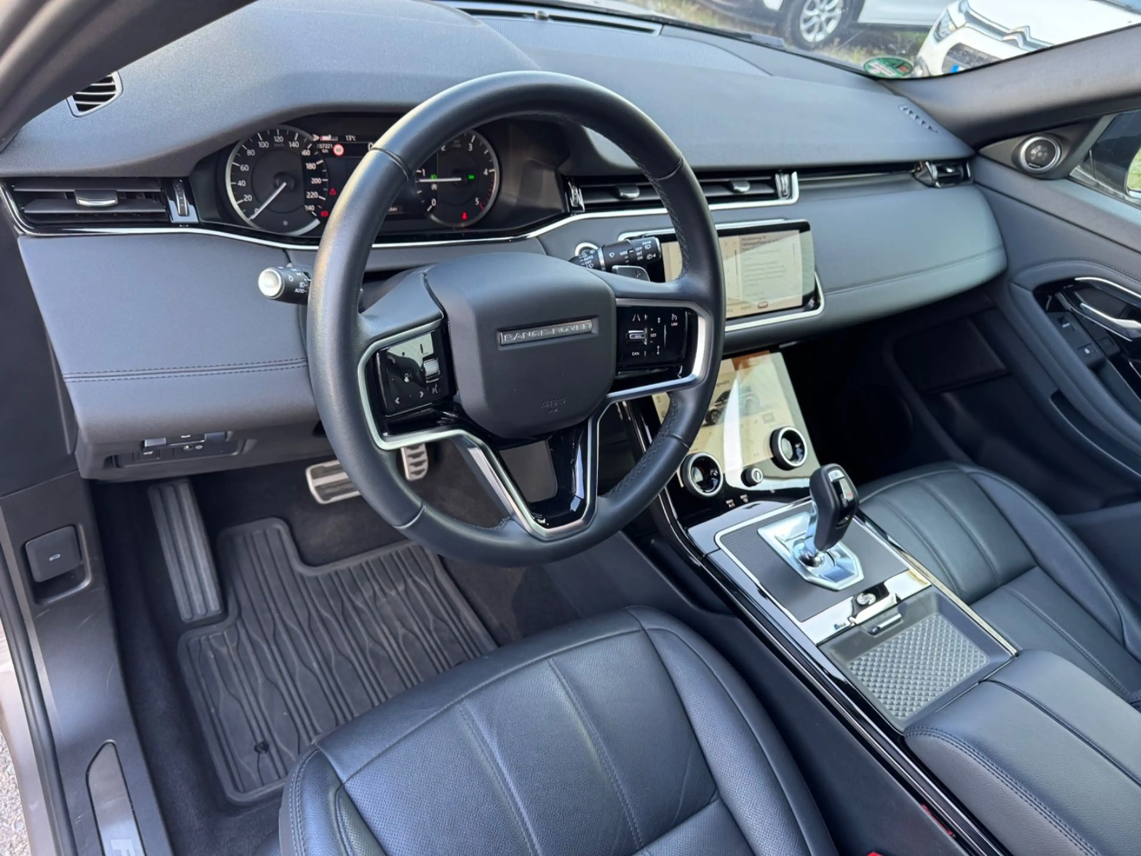 Land Rover Range Rover Evoque D165 AWD R-Dynamic SE — photo 13