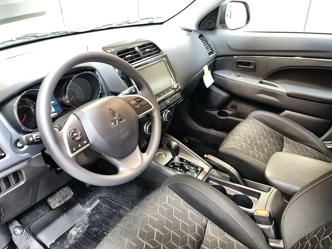 Mitsubishi RVR снимка Mitsubishi RVR