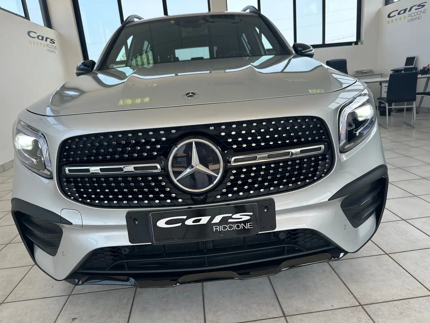 Mercedes-Benz GLB 180 d AMG Line UNIPROPRIETARIO MB SERVICE Plateado - 2